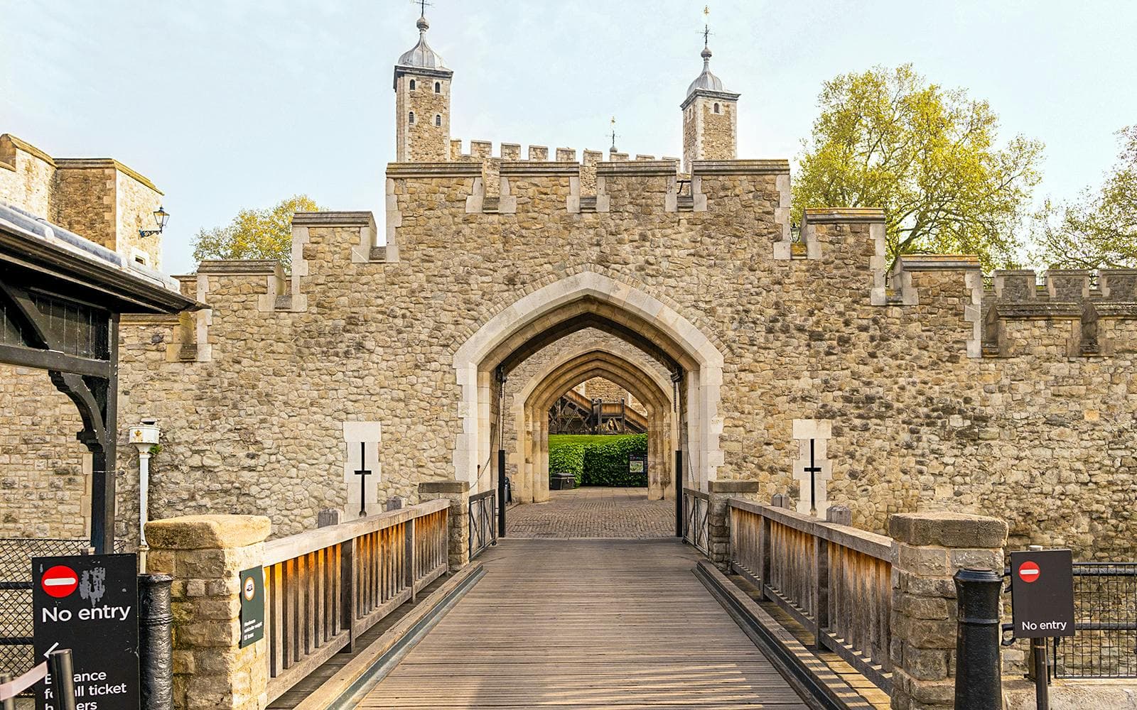 Tower of London Tickets with Access to the Crown Jewels - image 3
