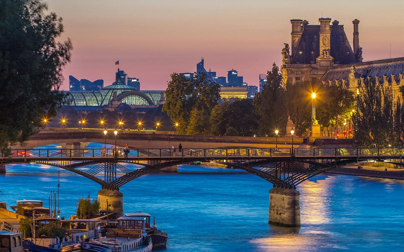 1-Hour Paris Illuminated Evening Sightseeing Cruise - image 2