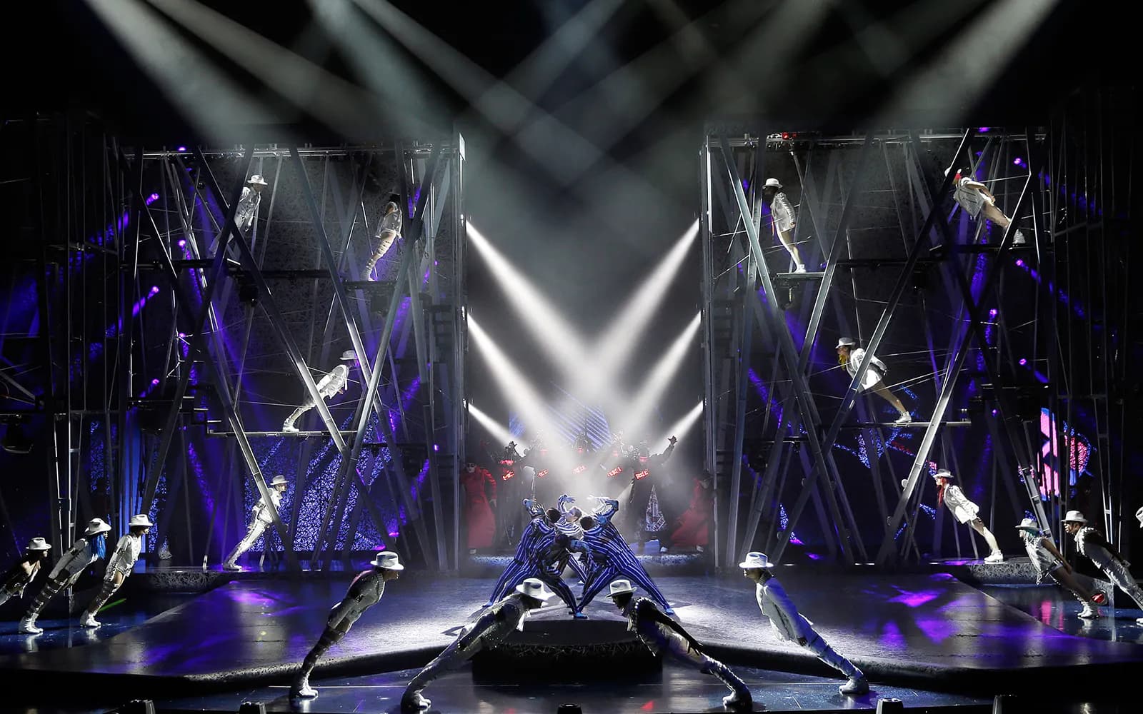 Cirque du Soleil Michael Jackson ONE: Las Vegas - image 3