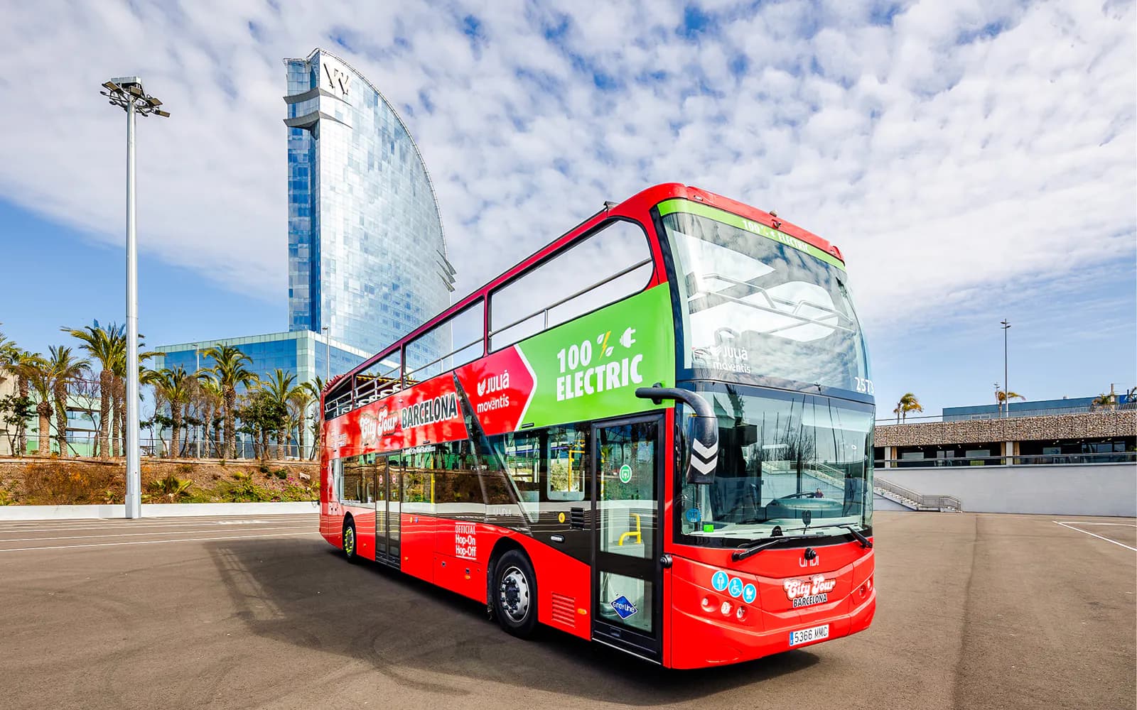 Barcelona City Tour: Hop-on Hop-off Bus Tour
