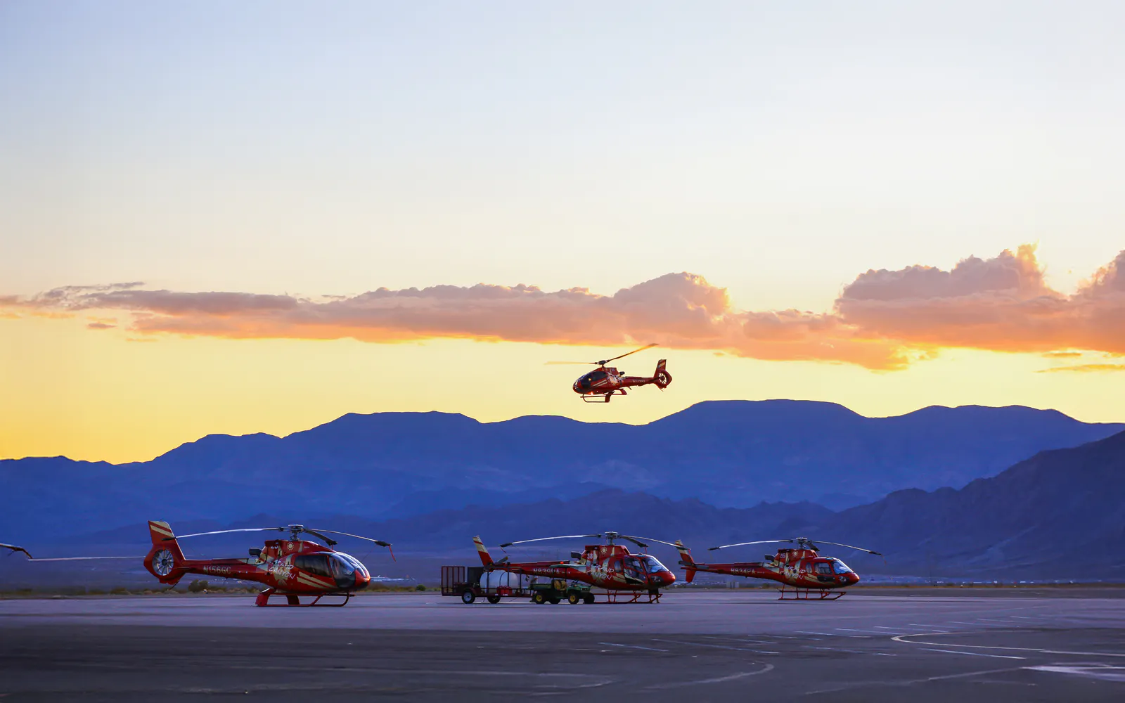 From Las Vegas: 70+ min Grand Canyon West Rim Helicopter Tour Plus Canyon Floor Landing with Champagne - image 9